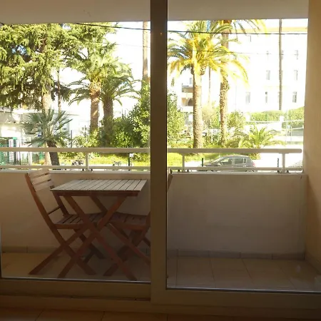 Apartment Lovely With Balcony 5min Train Station